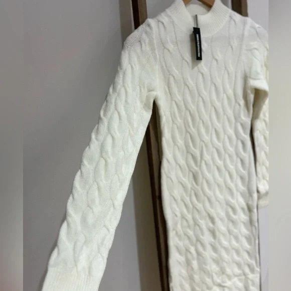 PrettyLittleThing Cream Cable Knit Maxi Dress Mock Neck Women’s Size XS NWT - Picture 4 of 9